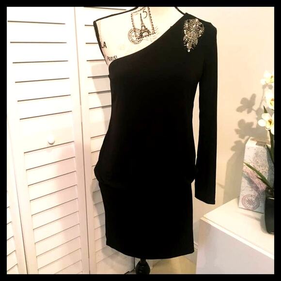 Nicole Miller One Shoulder Mini Dress Black Beaded Sleeve Women’s Size Large NWT - Picture 1 of 12